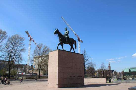 Ruiterstandbeeld van maarschalk Mannerheim